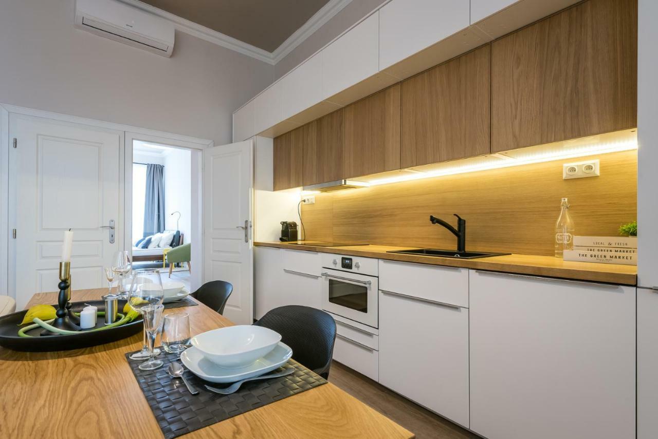 H75 Apartments Kosice Centre Экстерьер фото